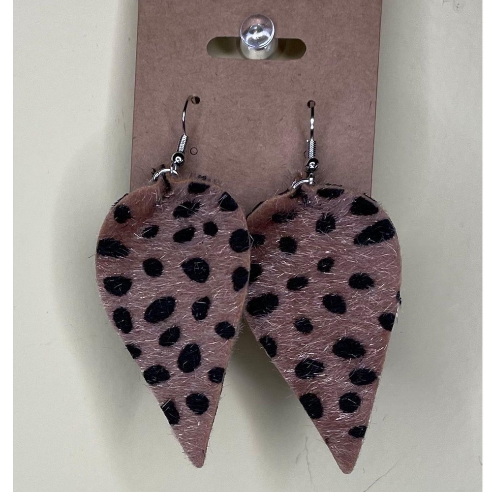 3/15 EARRINGS NWT ADD 3 TO BUNDLE